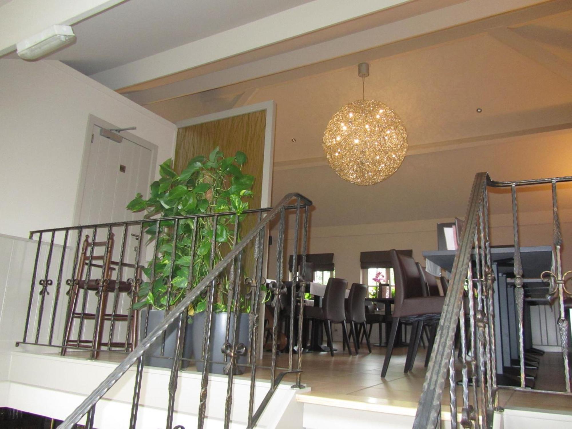 Hotel Klein Nederlo Vlezenbeek ภายนอก รูปภาพ