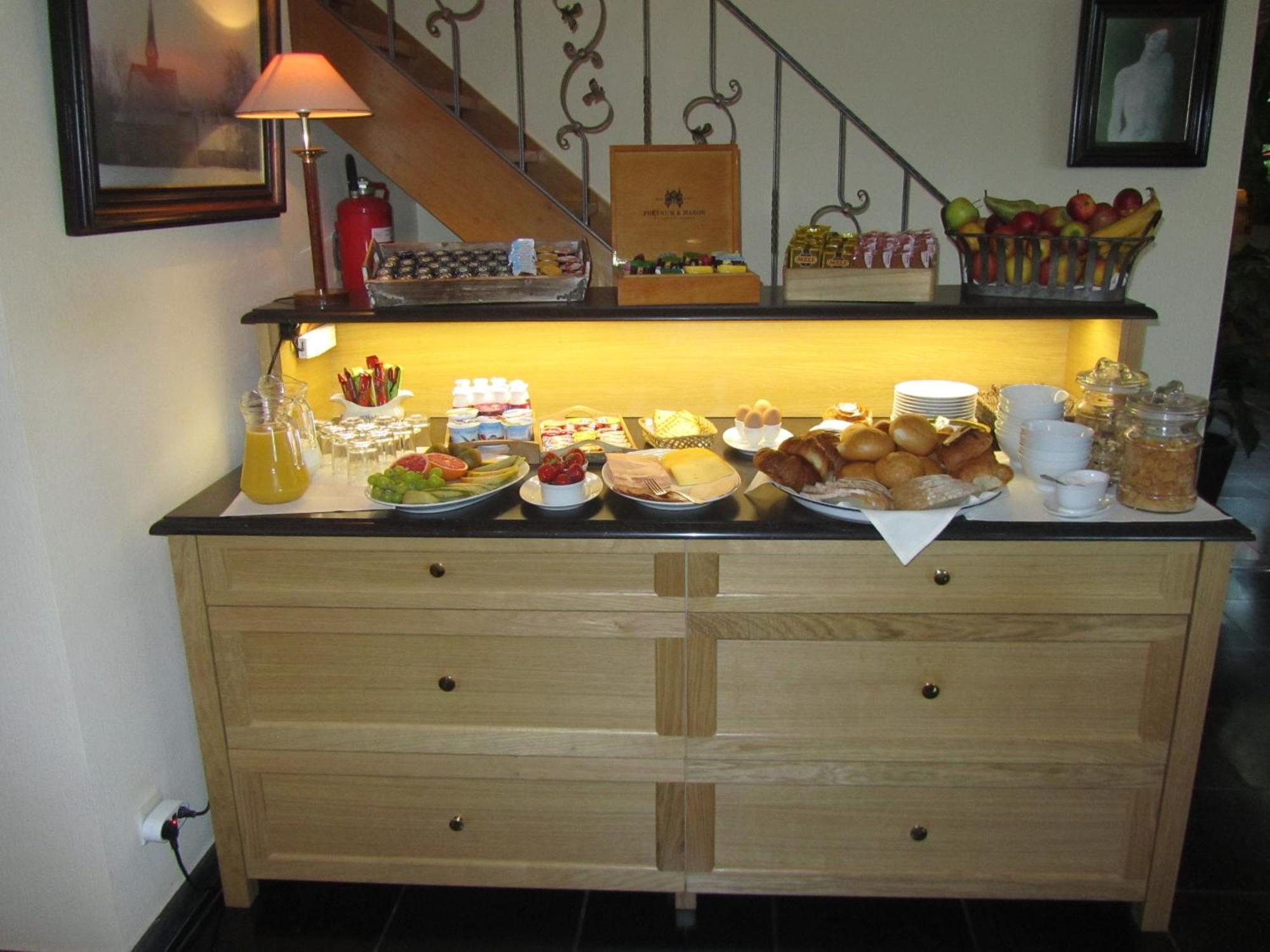 Hotel Klein Nederlo Vlezenbeek ภายนอก รูปภาพ